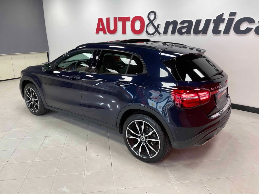 MERCEDES-BENZ GLA 200 D SPORT AUTO - 36