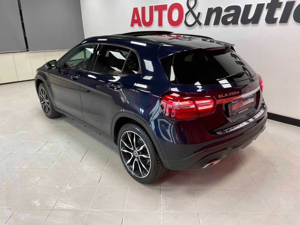 MERCEDES-BENZ GLA 200 D SPORT AUTO - 38