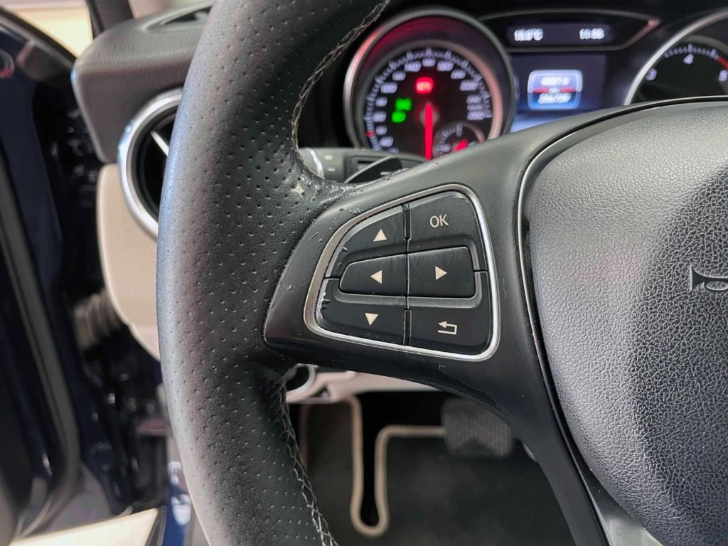 MERCEDES-BENZ GLA 200 D SPORT AUTO - 44