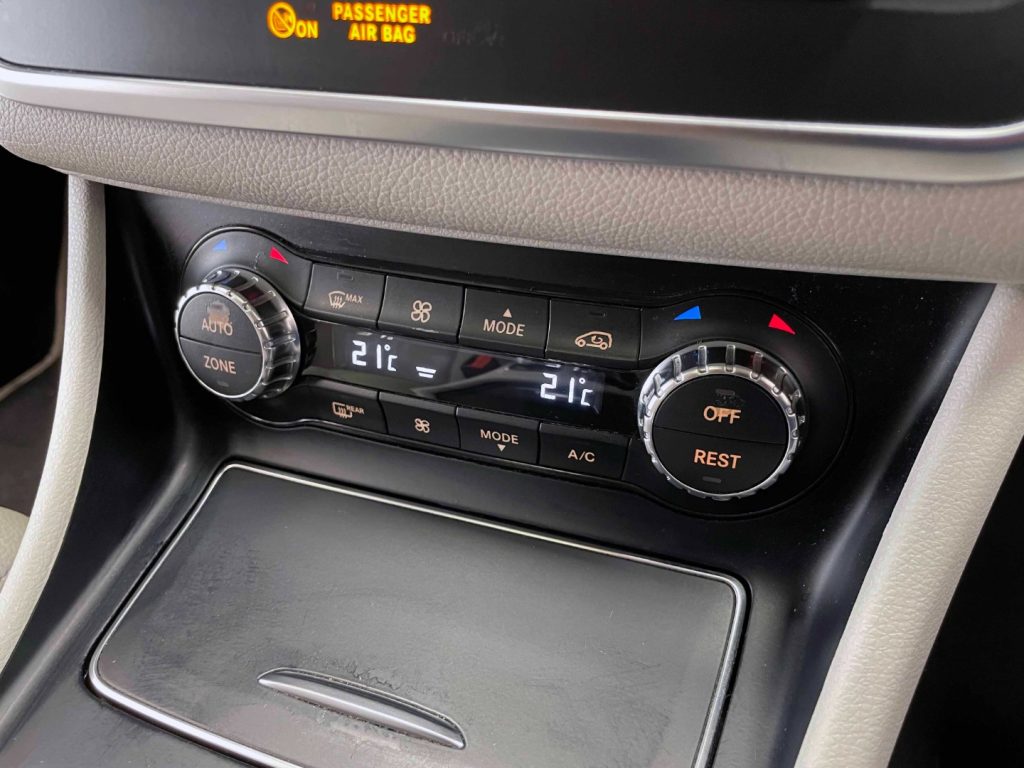 MERCEDES-BENZ GLA 200 D SPORT AUTO - 50