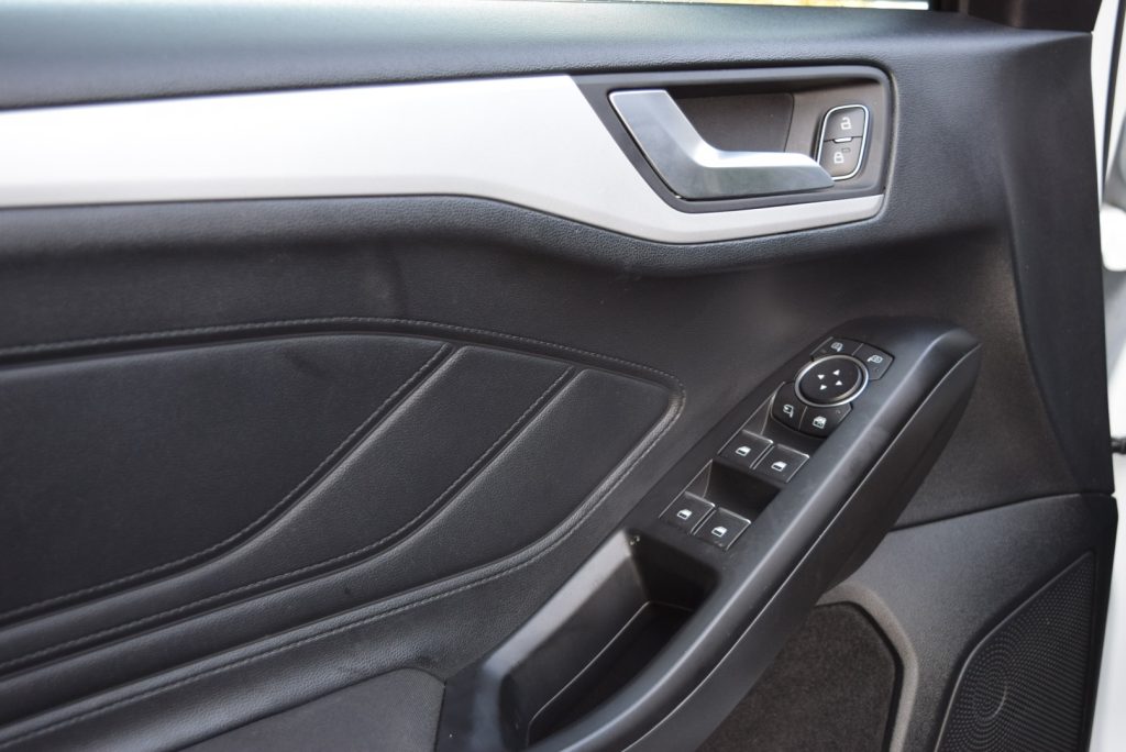 FORD Focus 1.0 EcoBoost 5pt Business 100 CV - 15