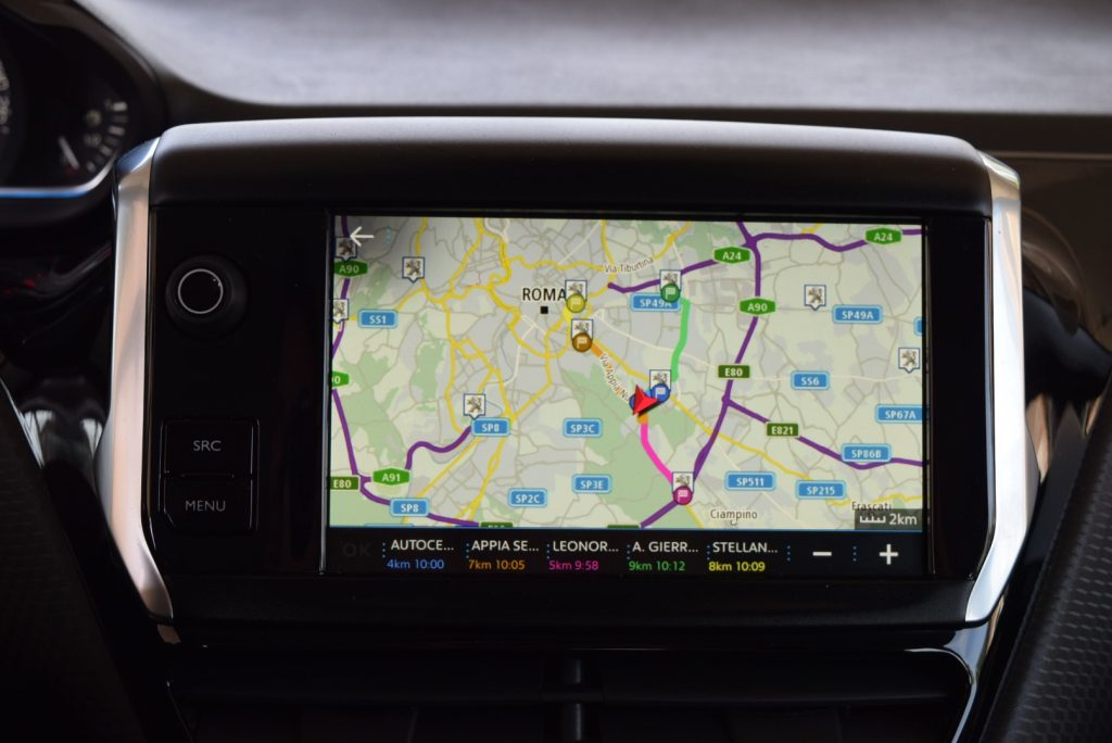 PEUGEOT 2008 1.2 PureTech Turbo Allure EAT6 S&S 131CV - 8