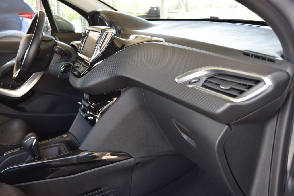 PEUGEOT 2008 1.2 PureTech Turbo Allure EAT6 S&S 131CV - 28