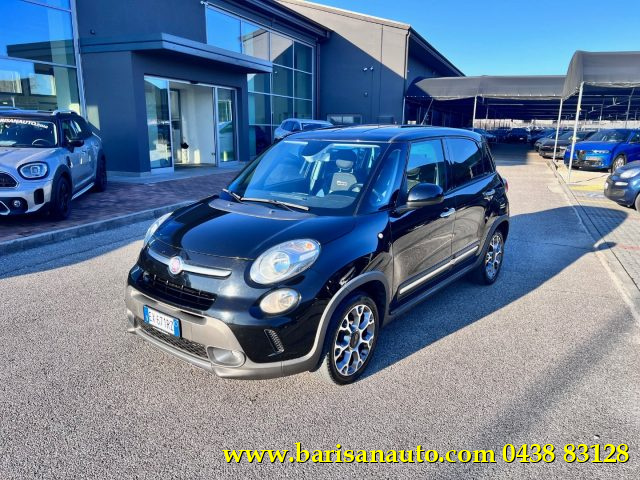 FIAT 500L Nero pastello