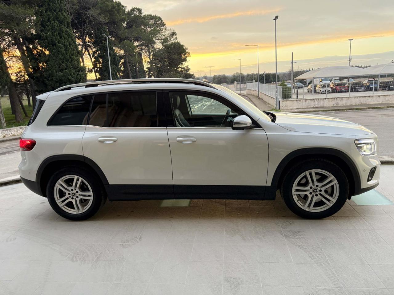 MERCEDES-BENZ GLB 200 d Automatic 4Matic Sport Plus TETTO APR/PAN - 4