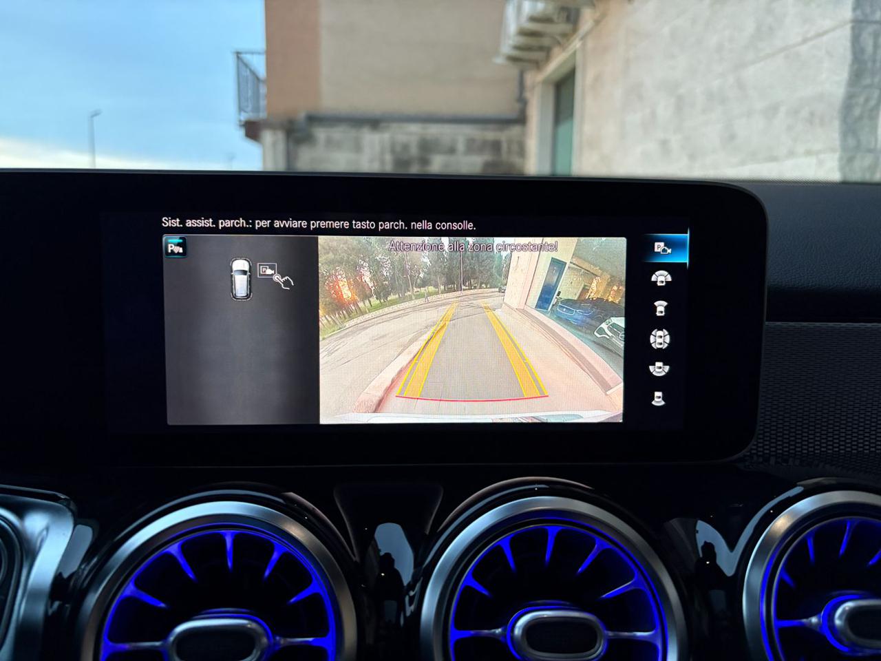 MERCEDES-BENZ GLB 200 d Automatic 4Matic Sport Plus TETTO APR/PAN - 36