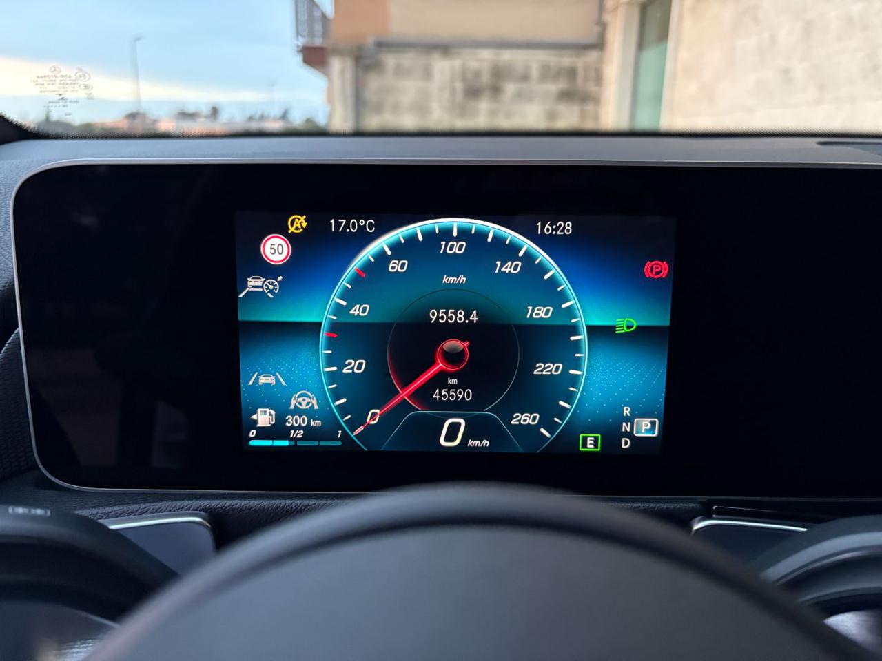 MERCEDES-BENZ GLB 200 d Automatic 4Matic Sport Plus TETTO APR/PAN - 32