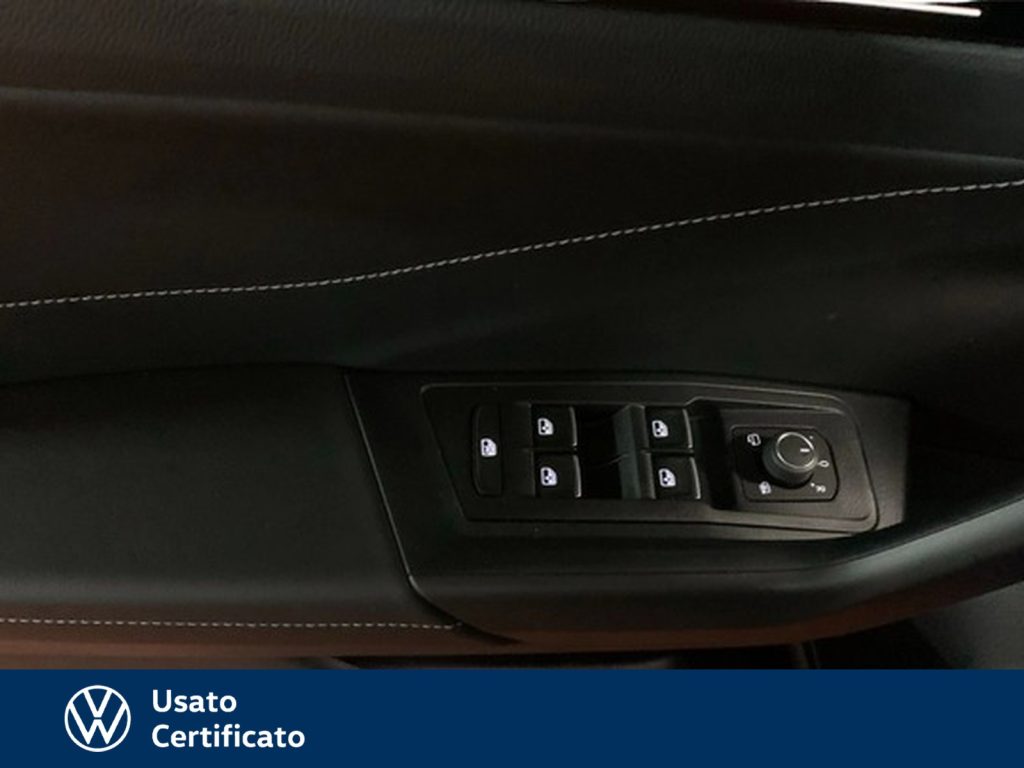 VOLKSWAGEN T-Roc 1.0 tsi r-line 115cv - 17