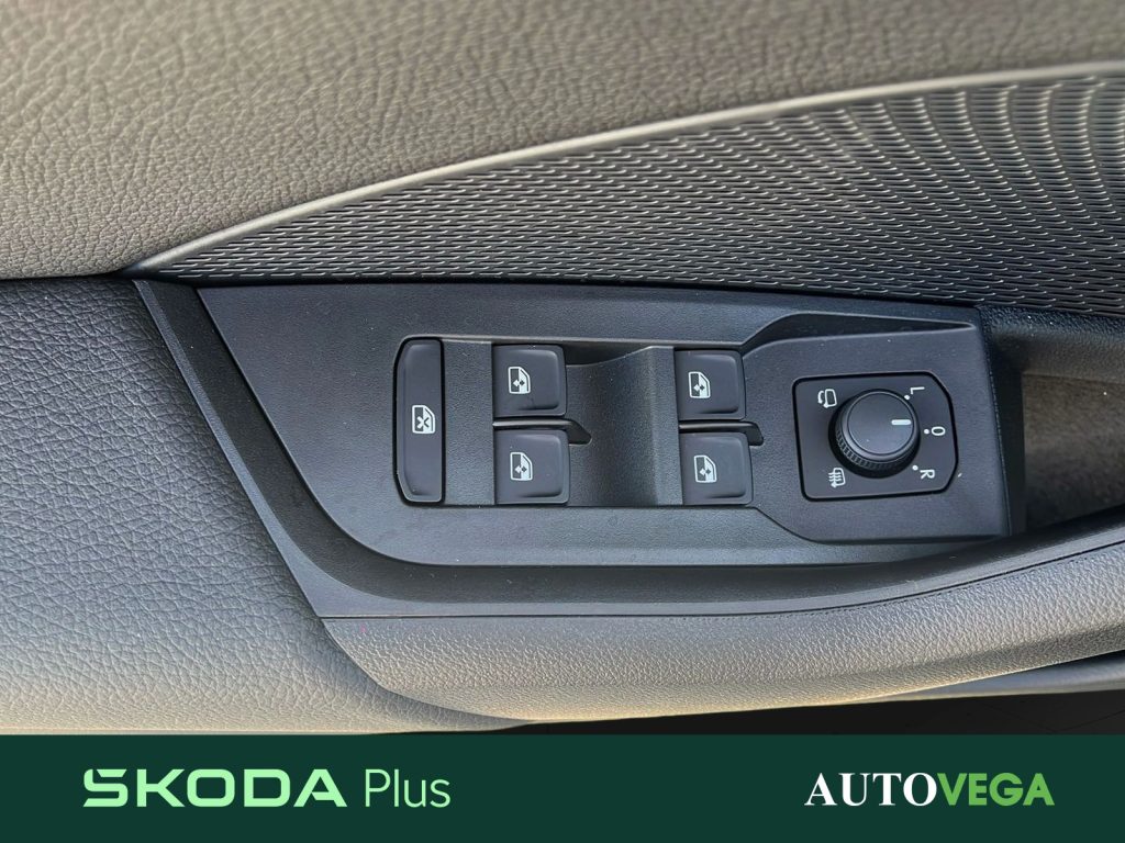 SKODA Octavia wagon 2.0 tdi selection 150cv dsg - 13