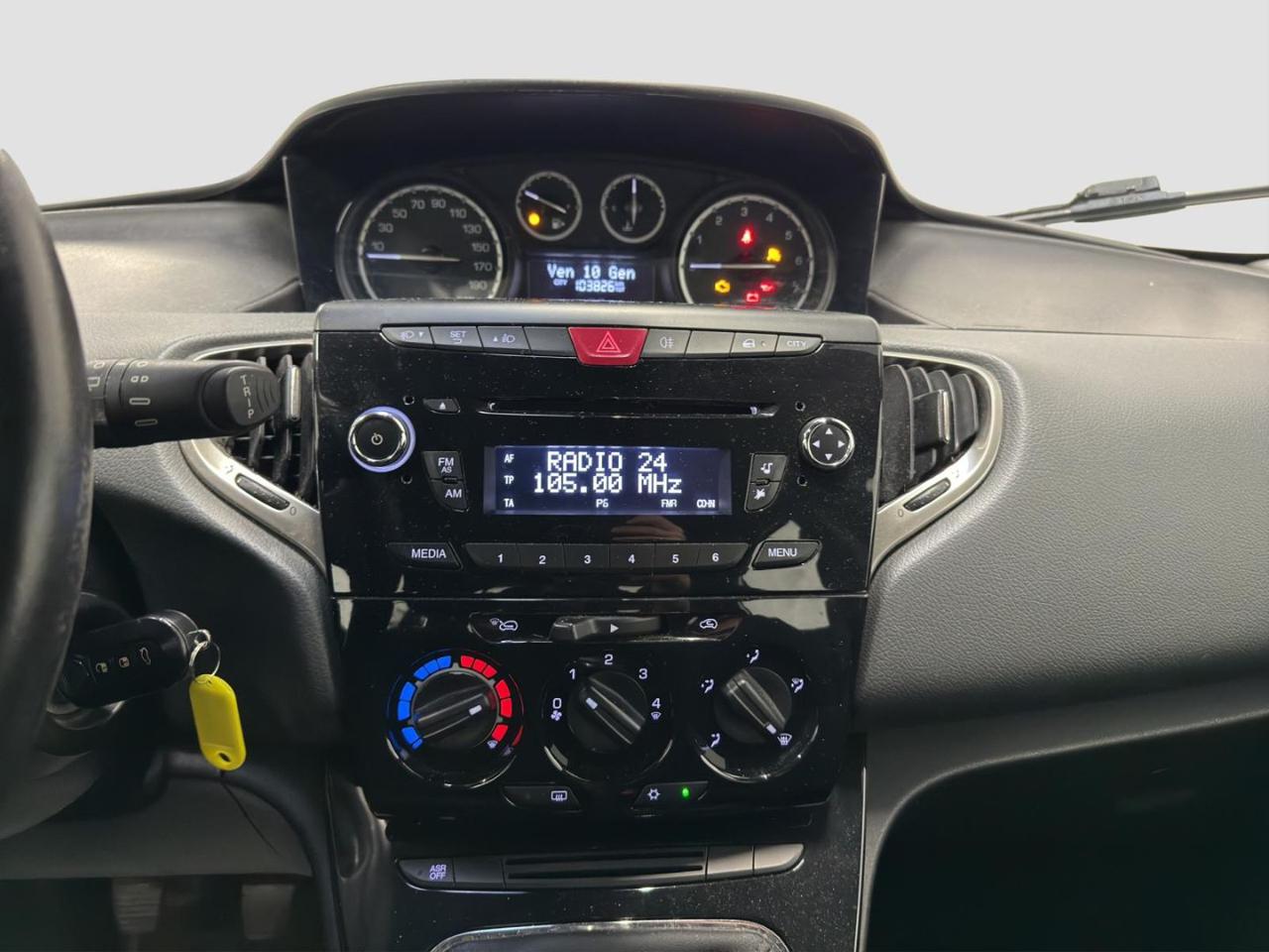 LANCIA Ypsilon 1.2 69 CV 5 porte - 14