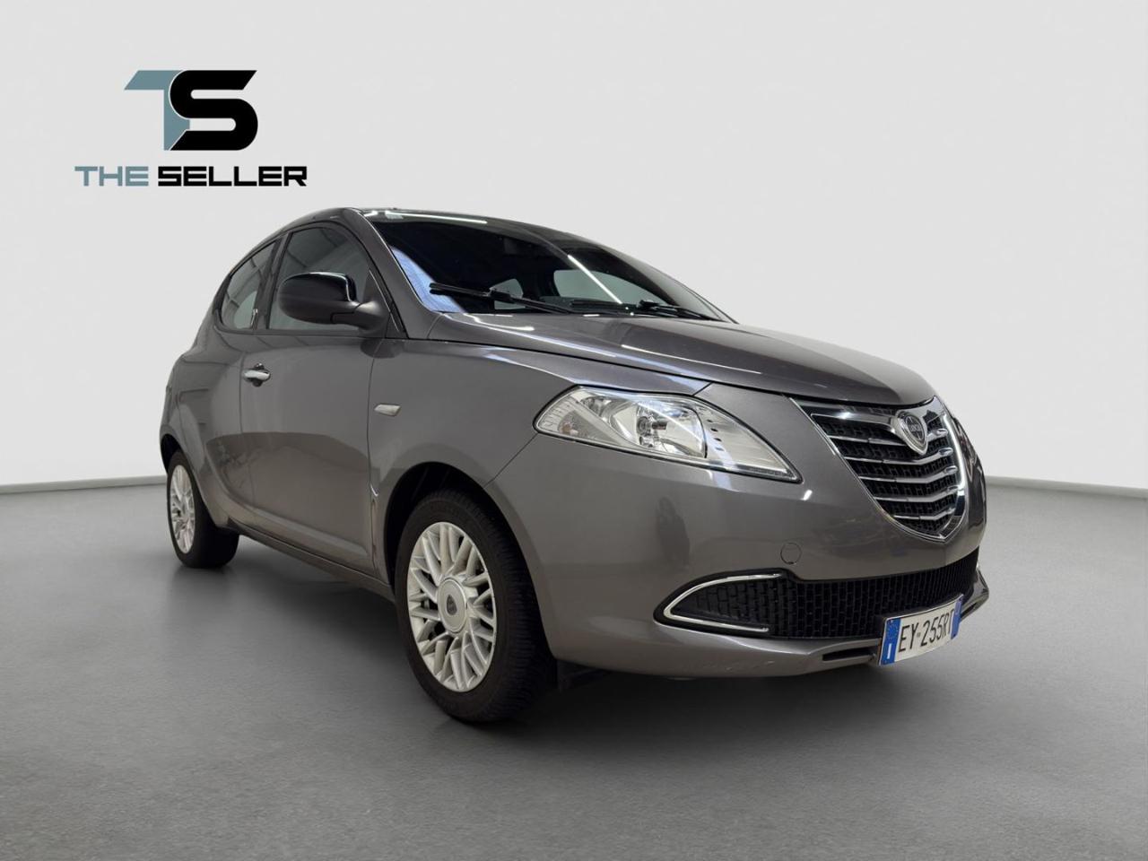 LANCIA Ypsilon 1.2 69 CV 5 porte - 4