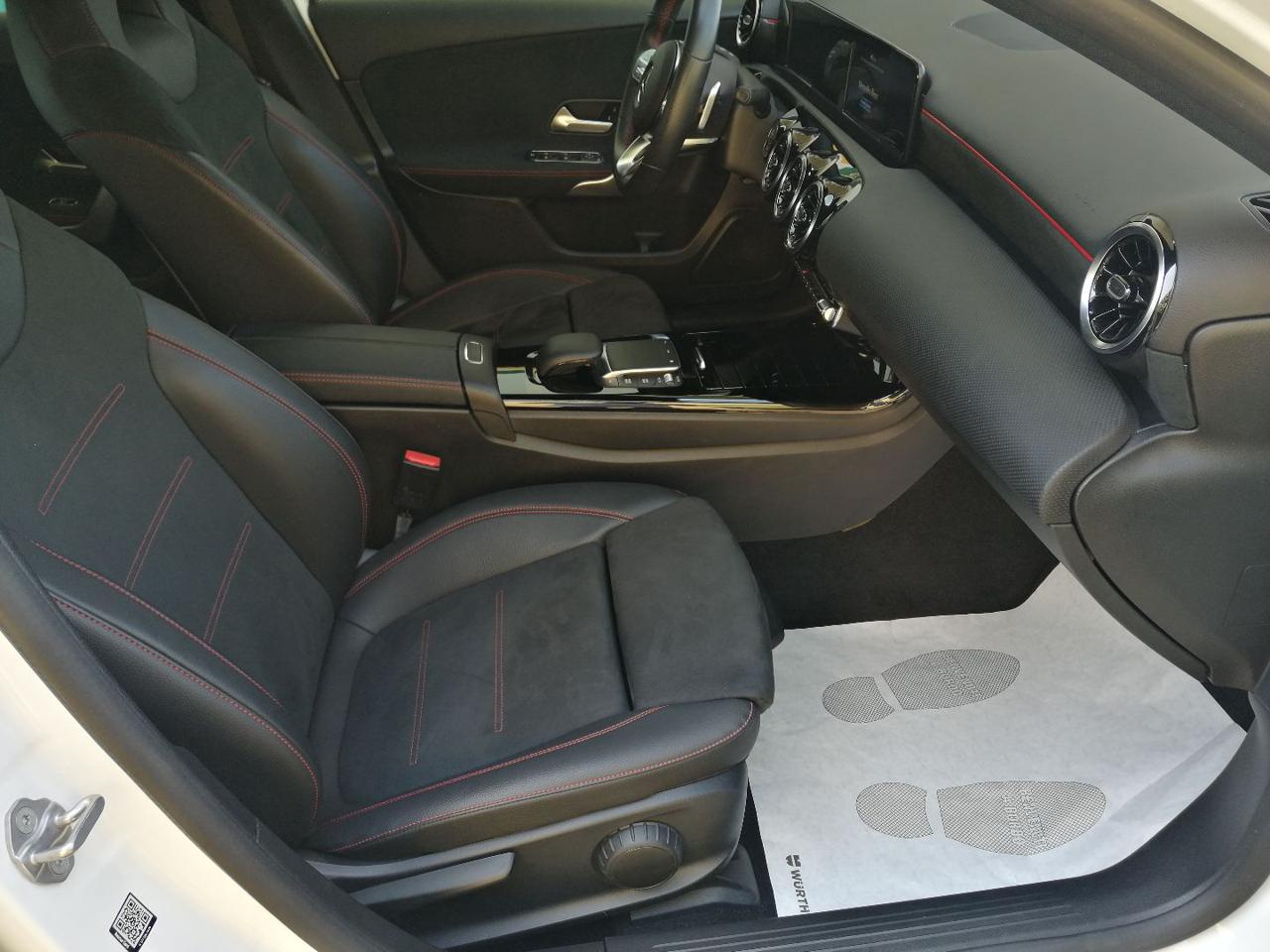 MERCEDES-BENZ A 180 d Automatic Premium - 11