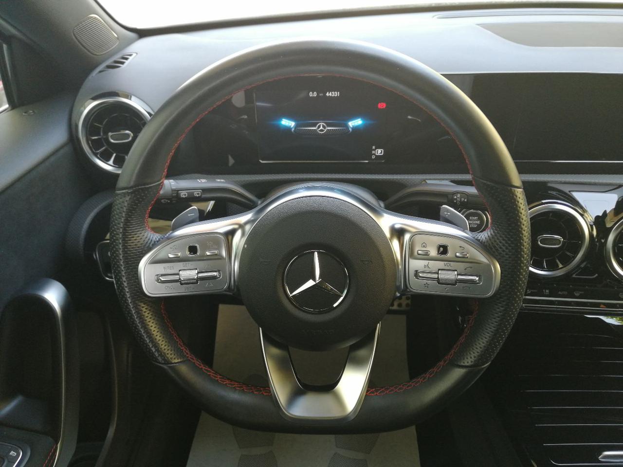 MERCEDES-BENZ A 180 d Automatic Premium - 13