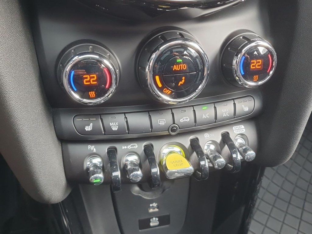 MINI Cooper SE Classic Aut. + Tetto apr. - 13