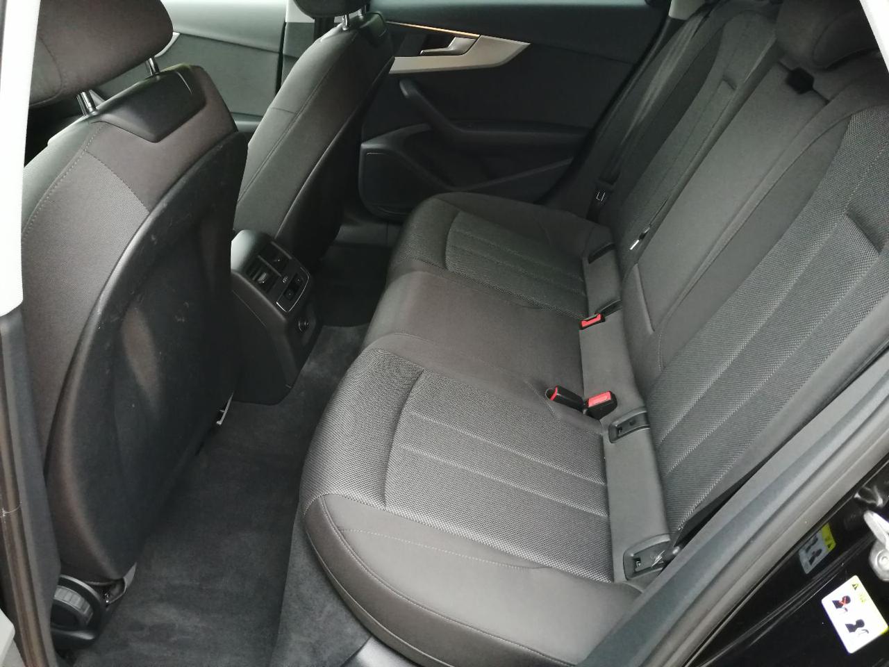 AUDI A4 Avant 35 TDI/163 CV S tronic Business Advanced - 8