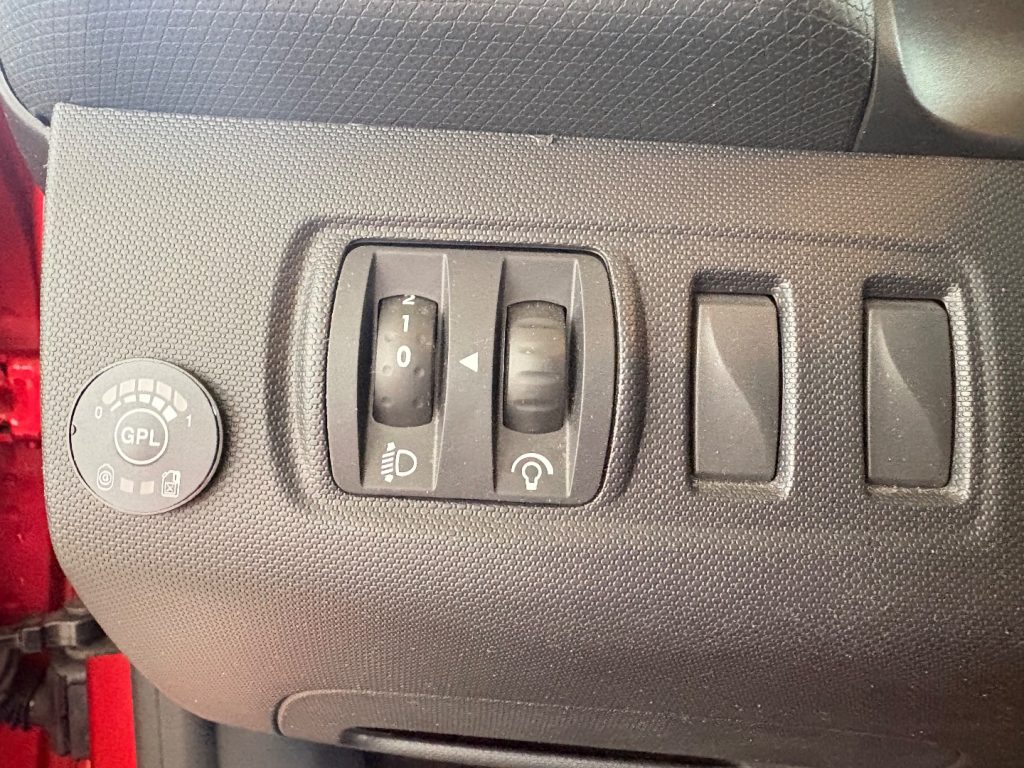 RENAULT Clio 1.2 75CV BENZINA/GPL 5 porte Live NAVI BLUETHOOTT - 26