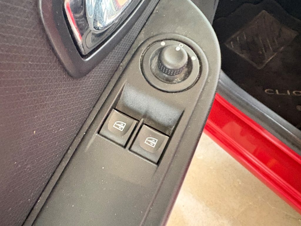 RENAULT Clio 1.2 75CV BENZINA/GPL 5 porte Live NAVI BLUETHOOTT - 37