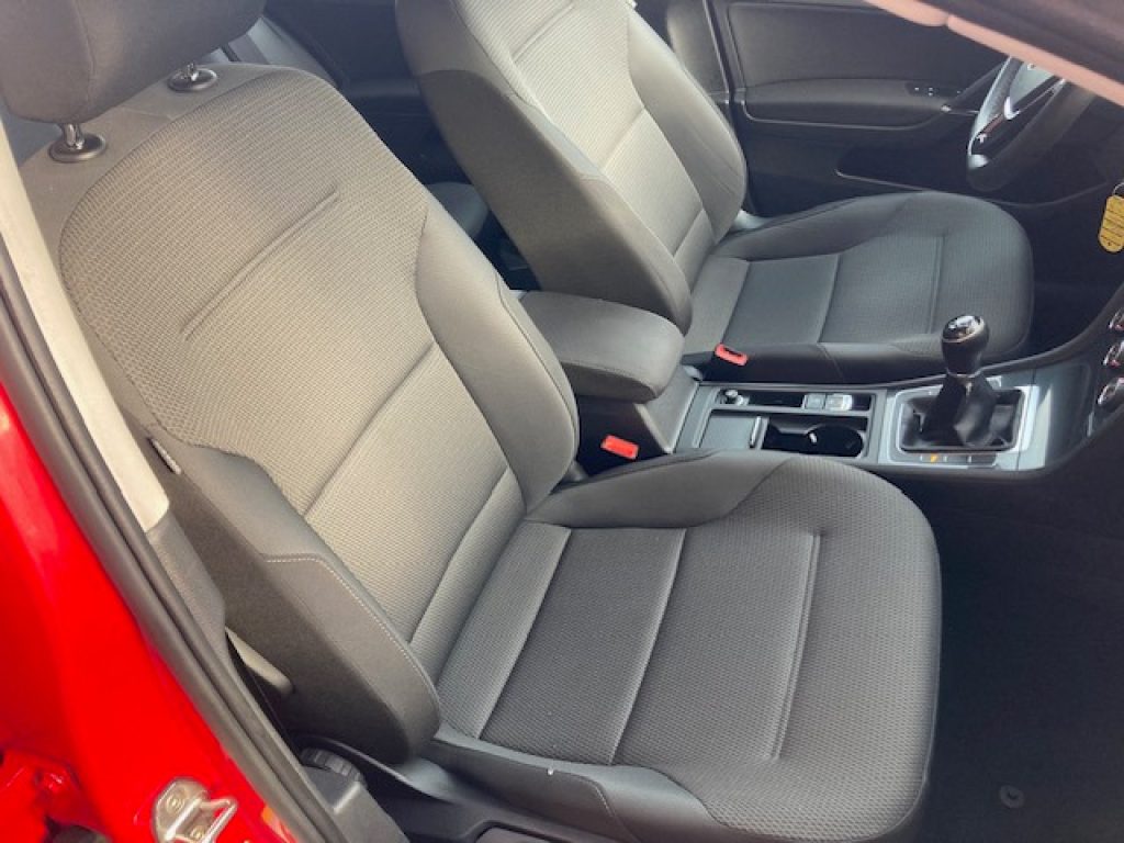 VOLKSWAGEN Golf Variant 1.6 TDI 115 CV Business BlueMotion Technology - 11