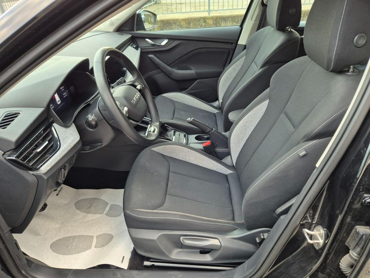 SKODA Kamiq 1.0 TSI Selection - 9