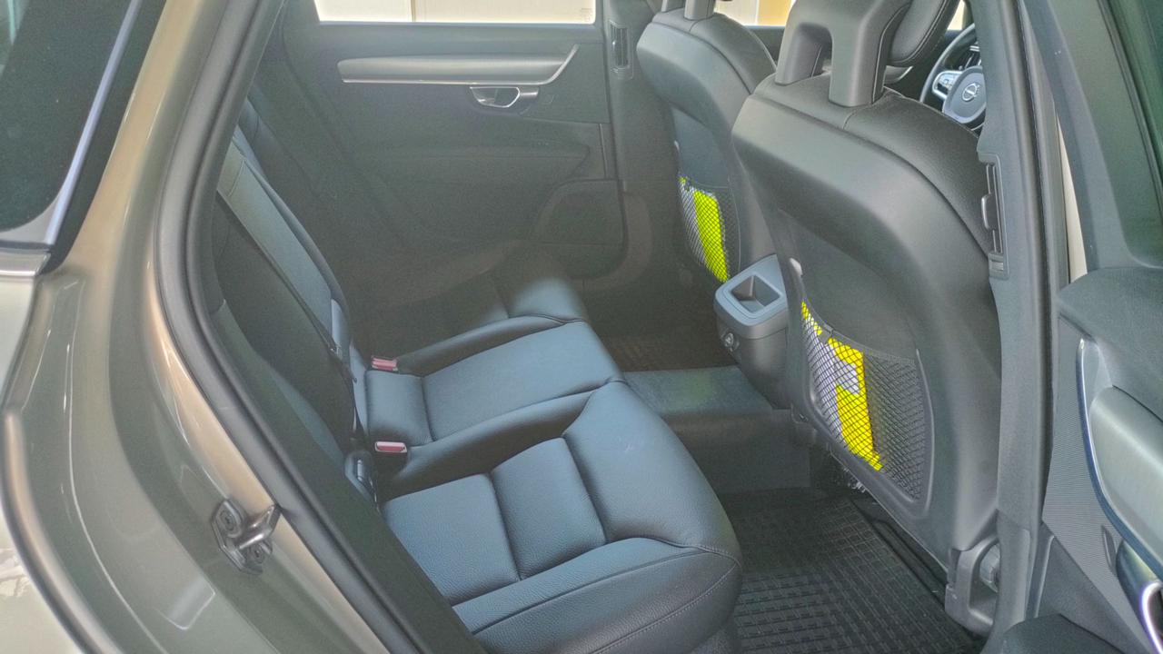 VOLVO S90 D3 Momentum 17.000KM UN PROPRIETARIO - 22