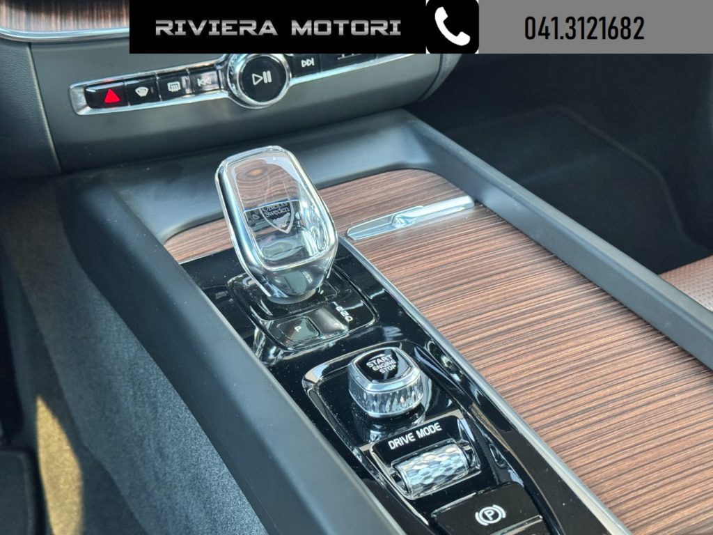 VOLVO XC60 T6 Recharge Plug-in Hybrid AWD Inscription Express - 9