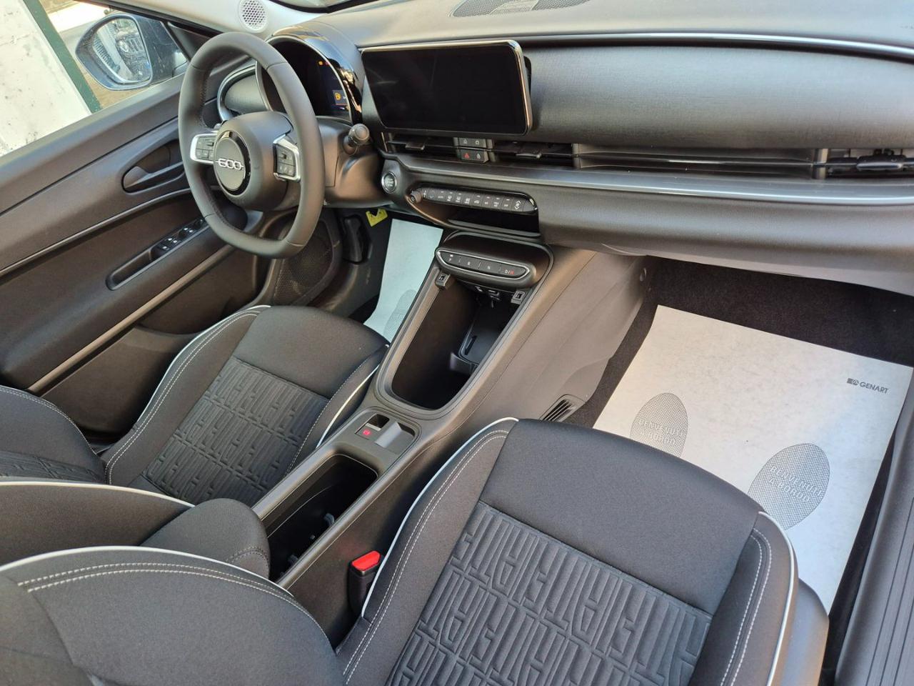 FIAT 600 Hybrid 110 CV DCT MHEV Business - 12