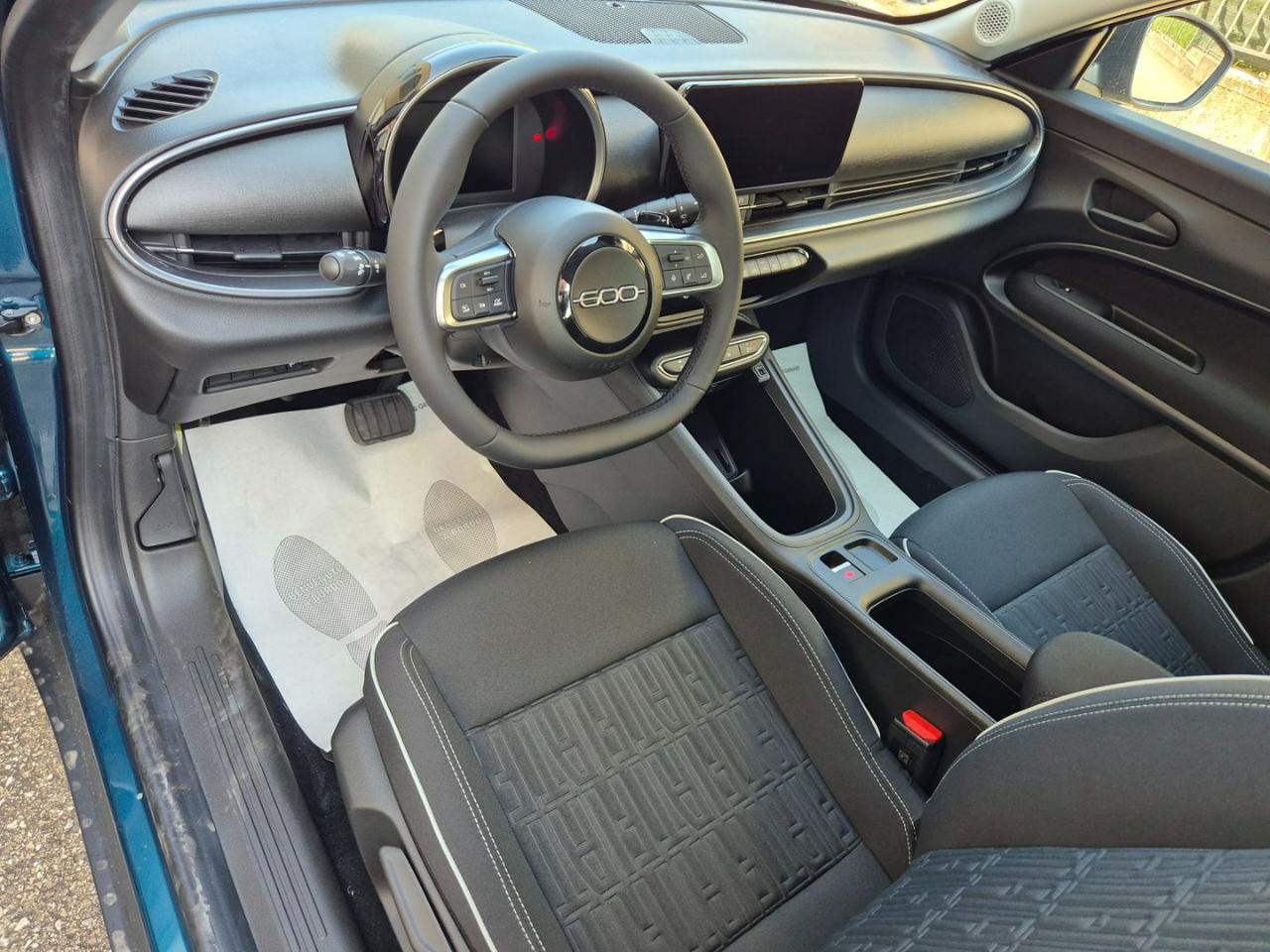 FIAT 600 Hybrid 110 CV DCT MHEV Business - 10