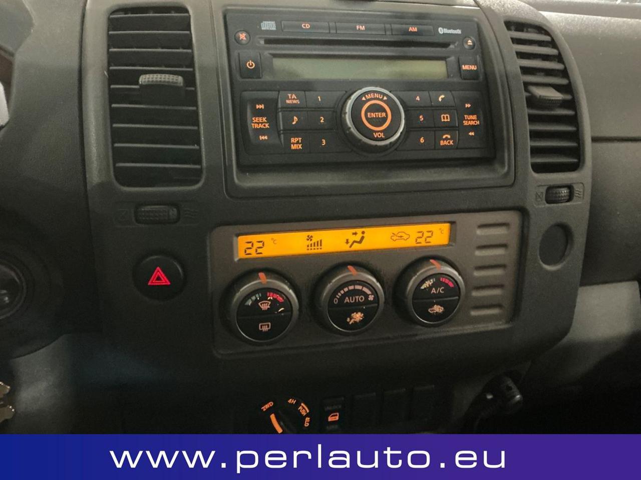 NISSAN Navara 2.5 dCi 170CV 4 porte Double Cab LE - 9