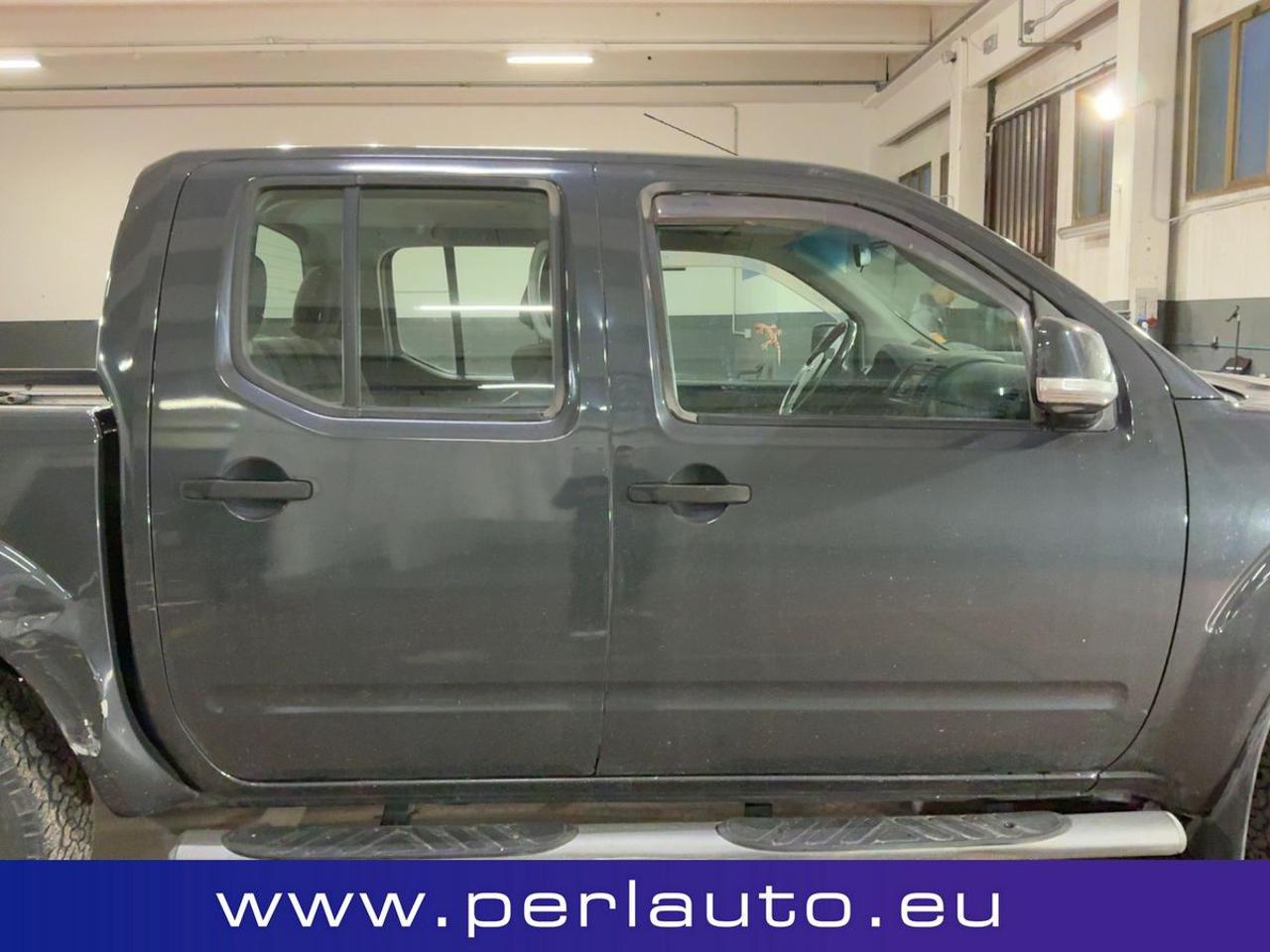 NISSAN Navara 2.5 dCi 170CV 4 porte Double Cab LE - 4