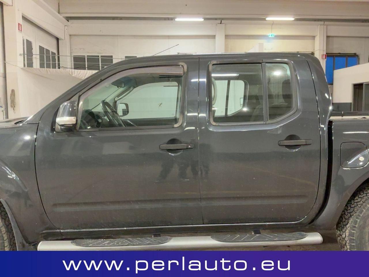 NISSAN Navara 2.5 dCi 170CV 4 porte Double Cab LE - 2
