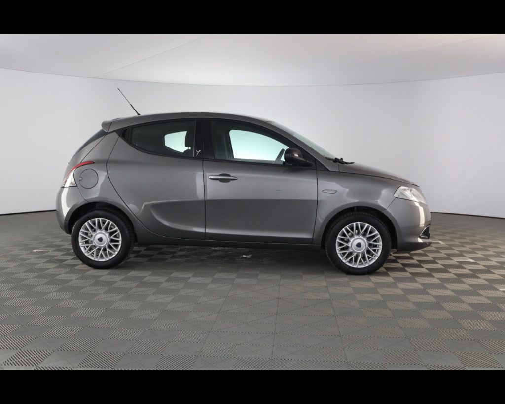 LANCIA Ypsilon 1.2 8v Gold 69cv - 6