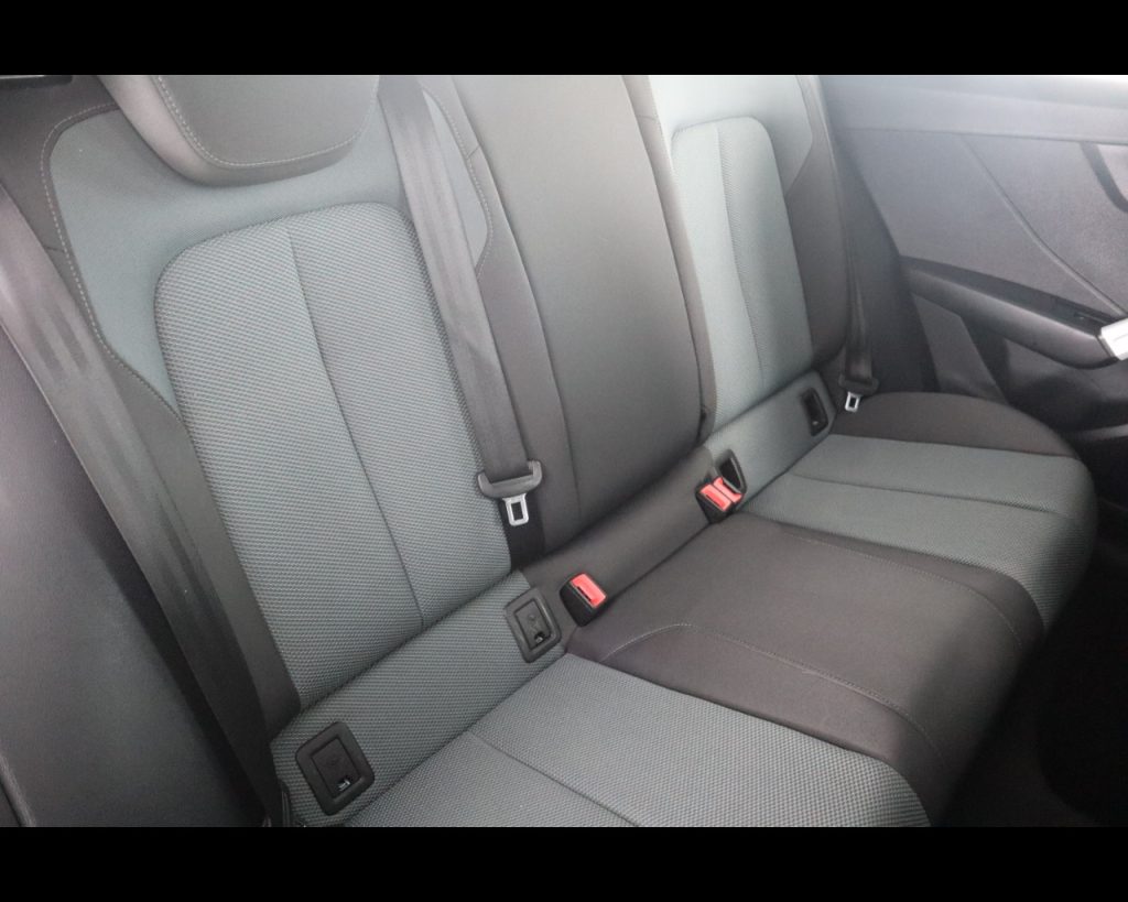 AUDI Q2 1.4 tfsi Design - 18