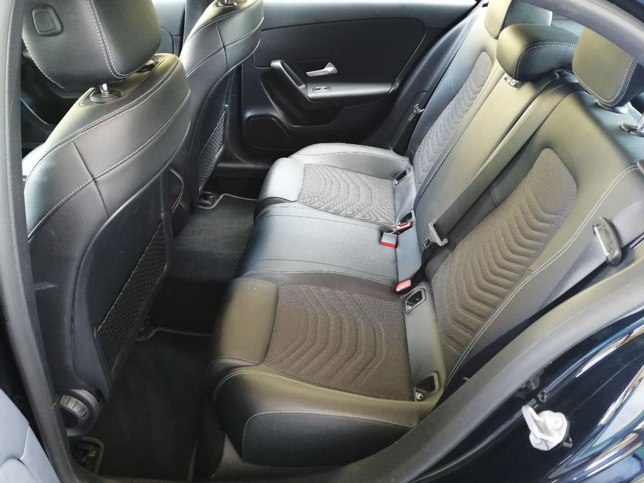 MERCEDES-BENZ A 200 d Automatic Business - 8