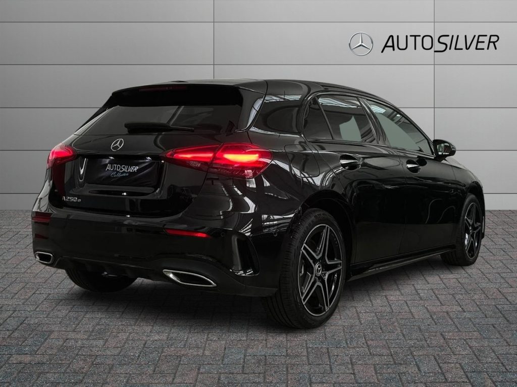 MERCEDES-BENZ A 250 e hybrid EQ AMG Line Advanced Plus - 2