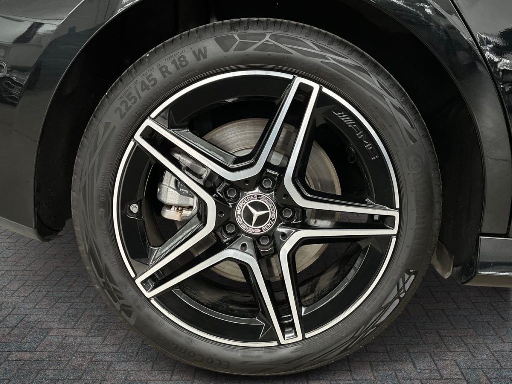 MERCEDES-BENZ A 250 e hybrid EQ AMG Line Advanced Plus - 7