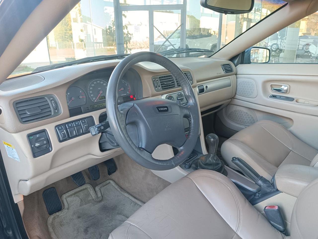 VOLVO C70 2.4i turbo 20V cat LPT Cabrio Sport - 3