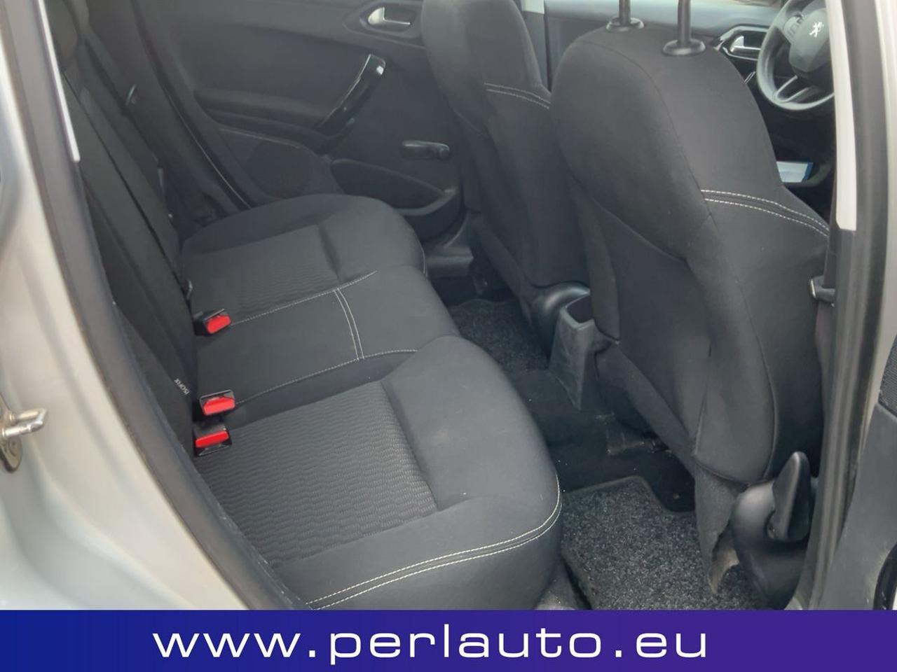 PEUGEOT 208 1,0 VTi Active - 12