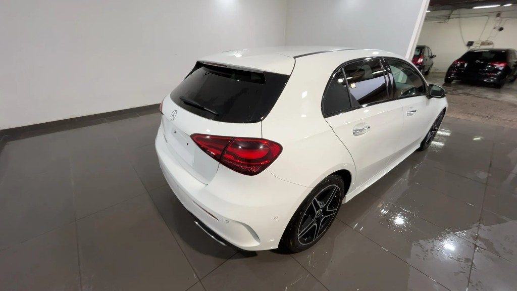 MERCEDES-BENZ A 200 d AMG Line Advanced Plus - 3