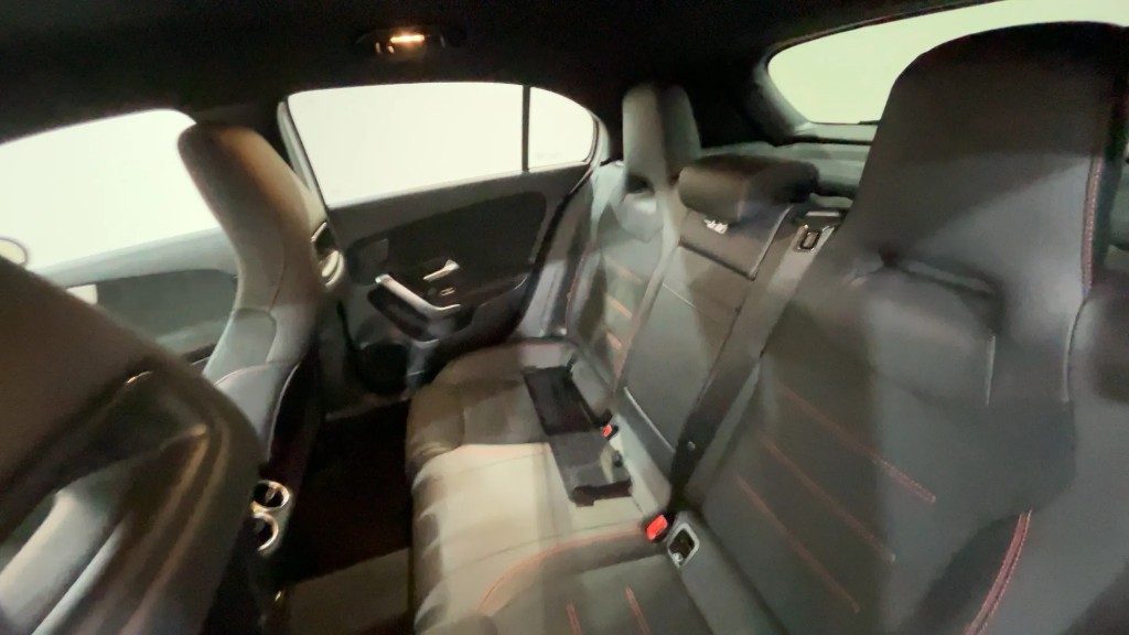 MERCEDES-BENZ A 200 d AMG Line Advanced Plus - 12