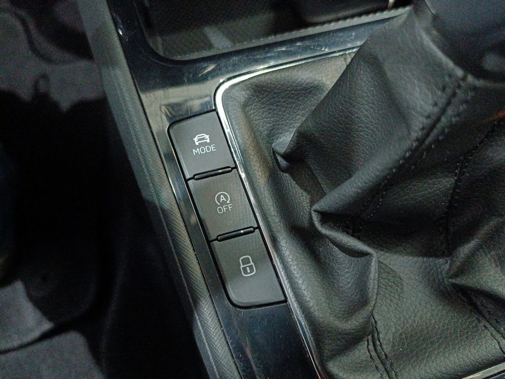 SKODA Fabia 1.0 TSI 95 CV Style - 21