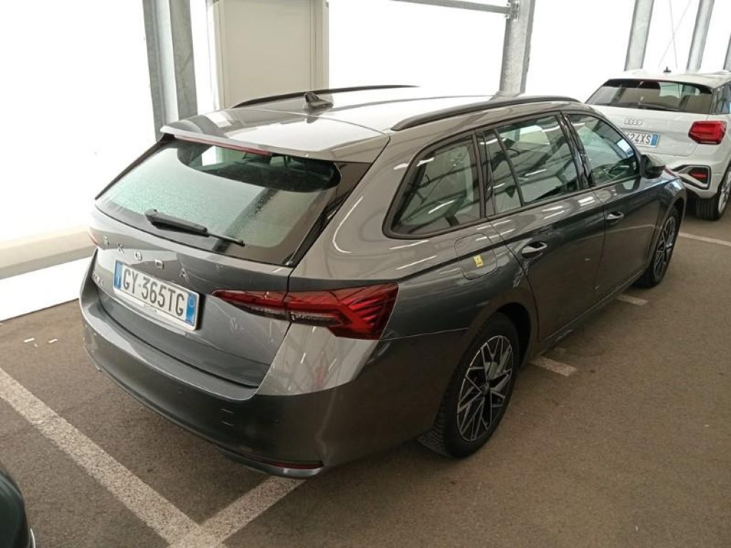 SKODA Octavia 2.0 TDI 150 CV DSG Wagon Executive - 3
