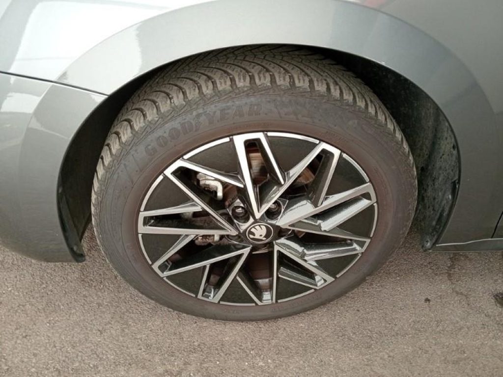 SKODA Octavia 2.0 TDI 150 CV DSG Wagon Executive - 17