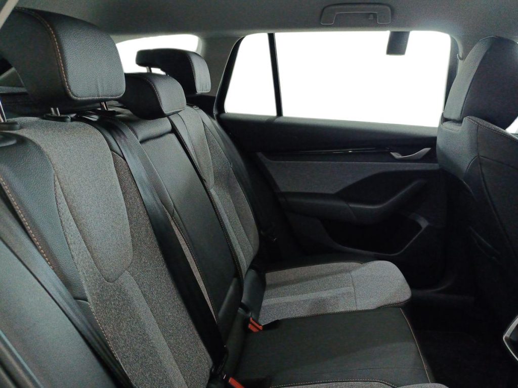 SKODA Octavia 2.0 TDI 150 CV DSG Wagon Executive - 11