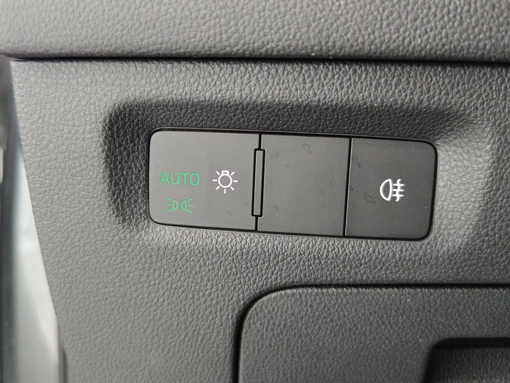 SKODA Octavia 2.0 TDI 150 CV DSG Wagon Executive - 20