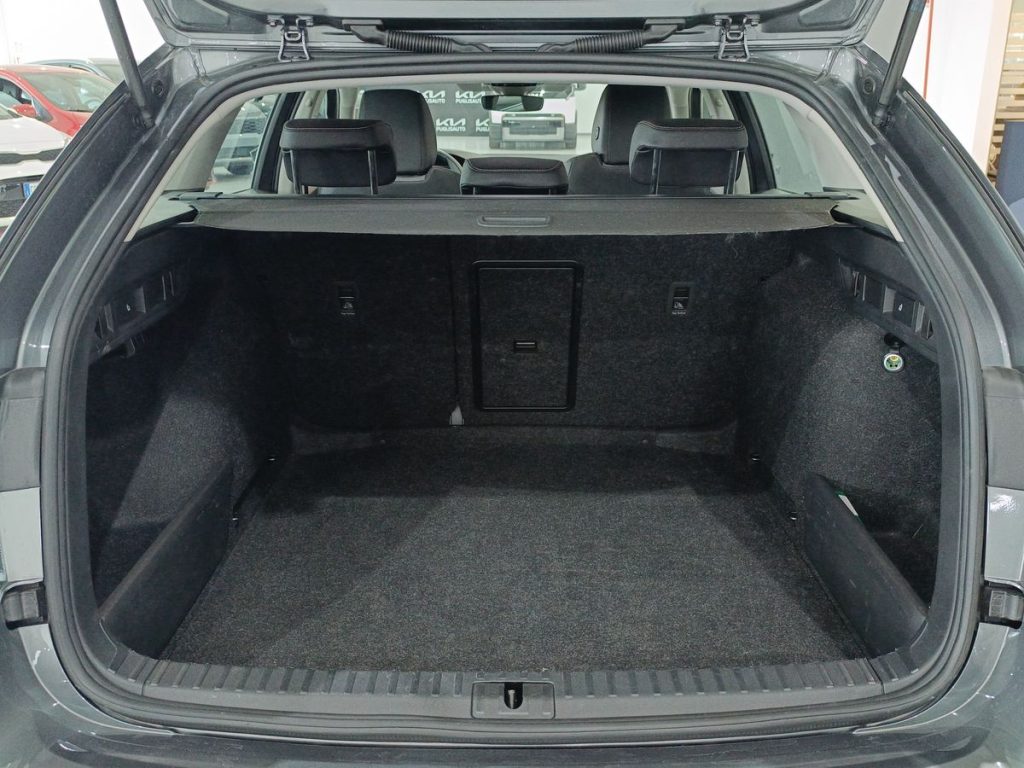 SKODA Octavia 2.0 TDI 150 CV DSG Wagon Executive - 12