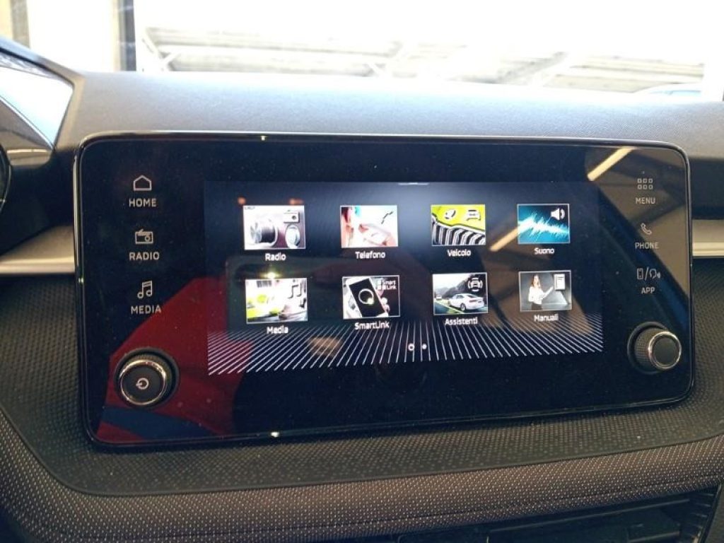 SKODA Fabia 1.0 TSI 95 CV Young Edition - 8