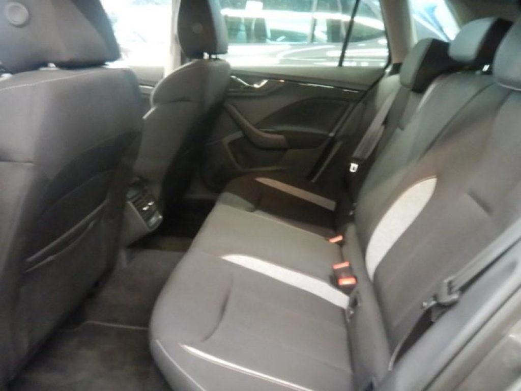 SKODA Kamiq 1.0 TSI 115 CV DSG Black Dots - 9