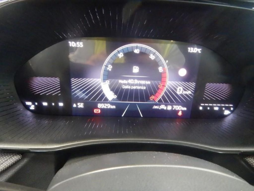 SKODA Fabia 1.0 TSI 95 CV Young Edition - 6