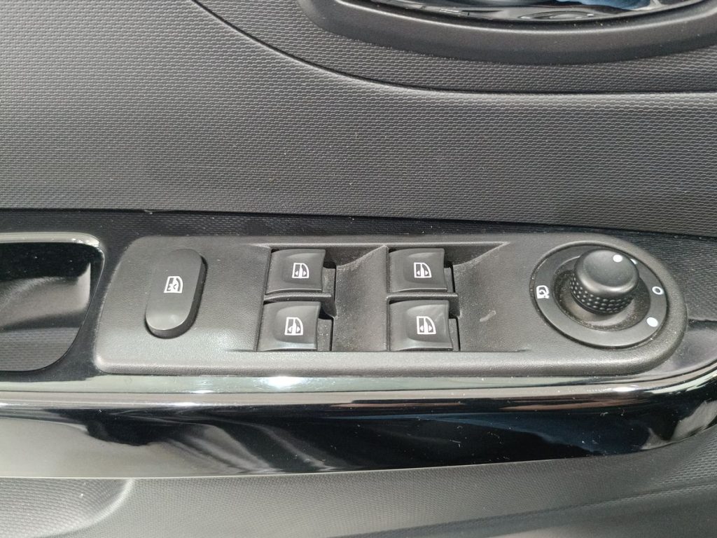 RENAULT Captur 1.5 dCi 8V 90 CV EDC Energy R-Link - 19