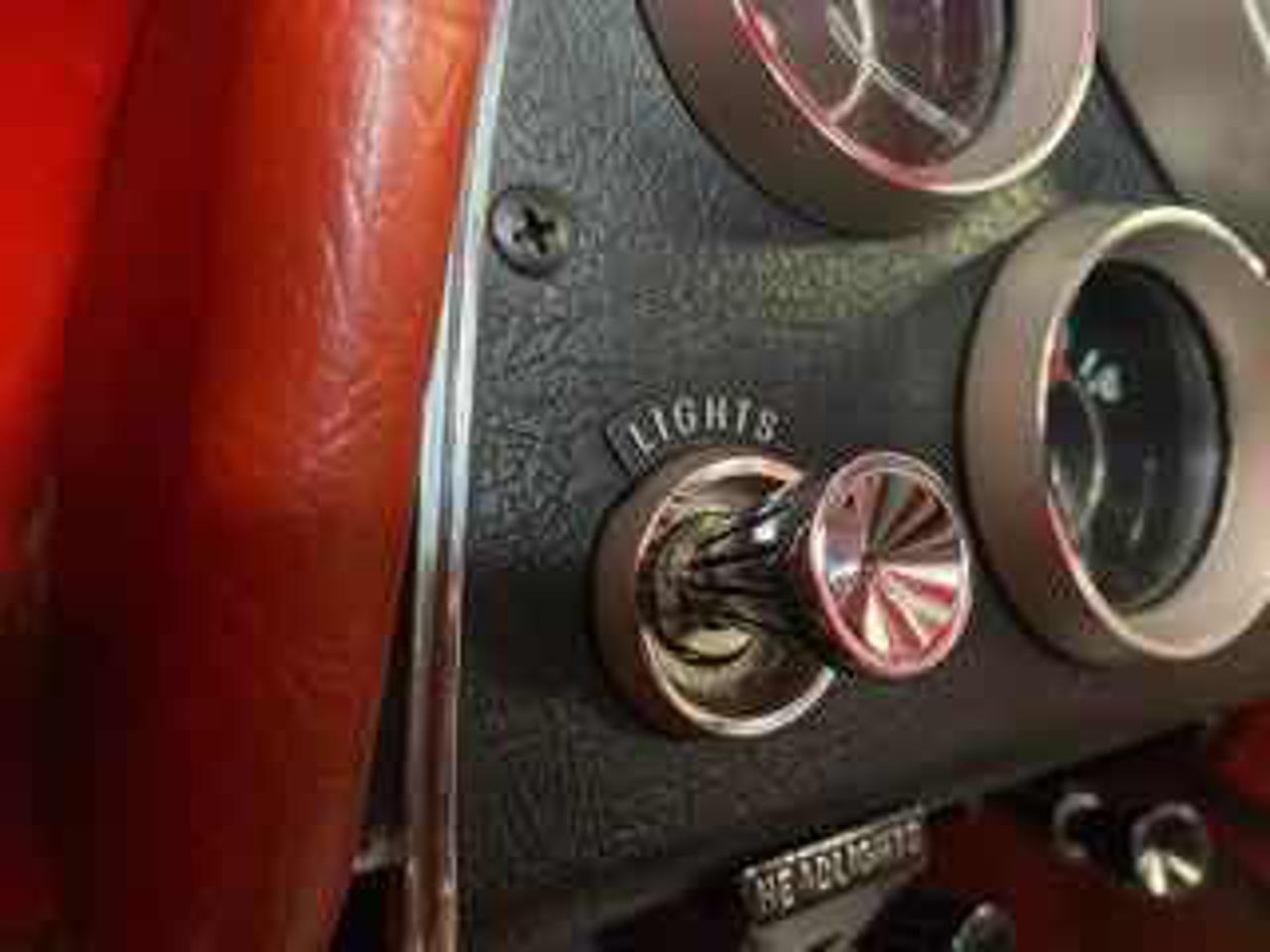 CORVETTE C2 STING RAY COUPE - 25